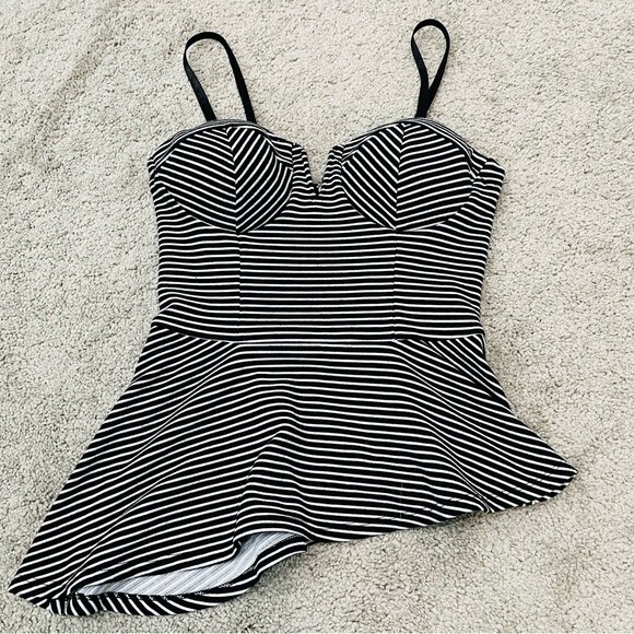 Material Girl Black And White Striped Corset Peplum  Top Size S - Picture 5 of 8